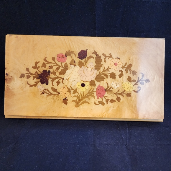 Vtg C. Industries Burl Wood Inlaid Wood Florals Music Box "Sunrise, Sunset" USA - Picture 7 of 17